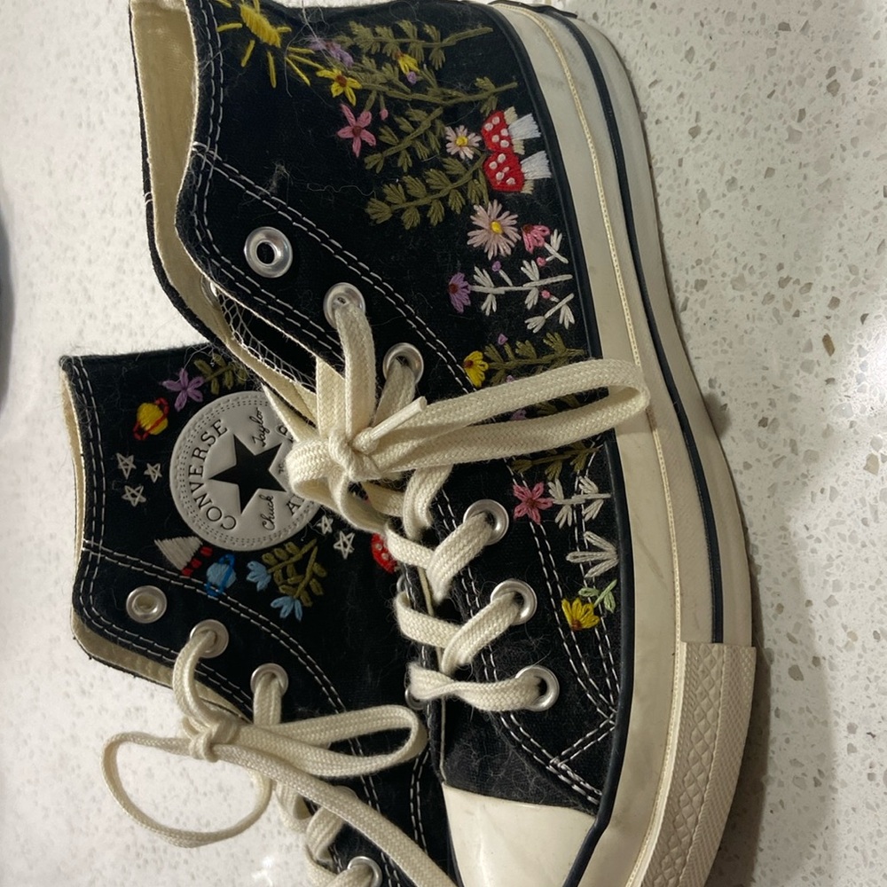 Custom black embroidered Converse Chuck Taylor women 8 (men 6)